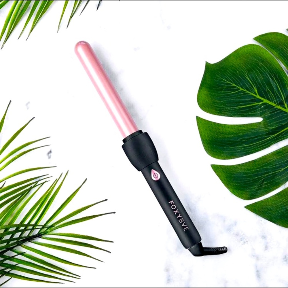 New in box! FoxyBae Black & Rose Gold 25mm Wand